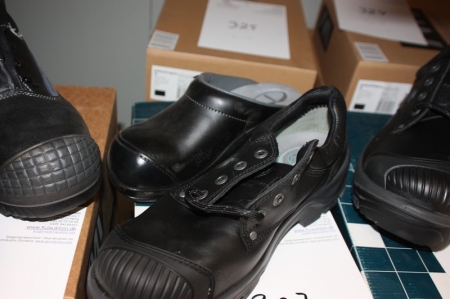 Safety shoes, Bata Industries, 40, 41, 42, 43