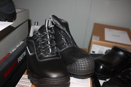Safety shoes, MacMichael, 42, 42, 42 + Safety shoes, Cofra, 43
