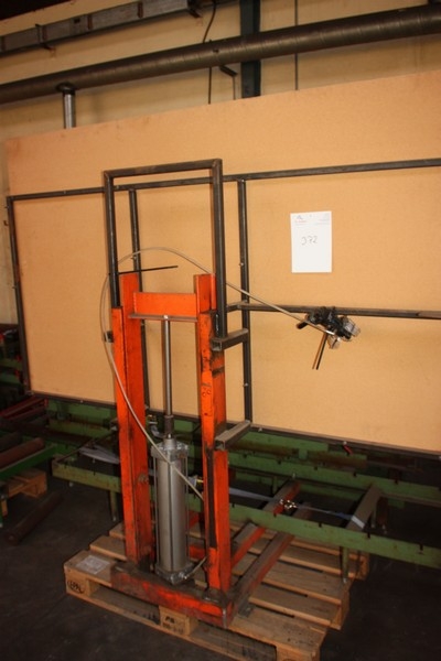 Air height lifter, welded frame for roller conveyor