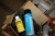 Palle med forbrugsmaterialer, bl.a. Graff-it-off Voks, markeringsspray + ca. 12 x aerosol Stainless Anti-Seize