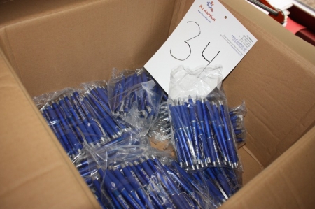2 boxes of pens with print. A box broached. Bags of approx. 20 pcs
