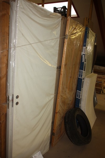 Lot of doors, including 2 x inner door, white, approx. 73 x 204 cm + inner door, the guy with mullions, ca. 73 x 204 + 2 x fire door, BD60 + 2 x Swedoor, veneers, white, approx. 92 x 204 + approx. 10 pieces. clear blue corrugated roofing sheets