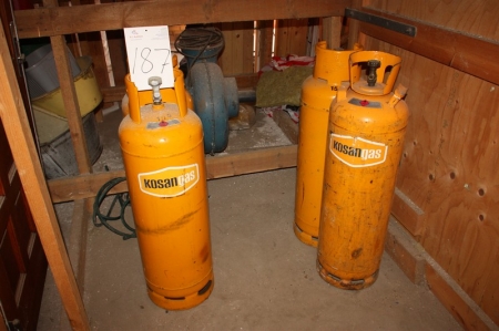 2 x gas bottles, unbroken + 2 gas cylinders, broached
