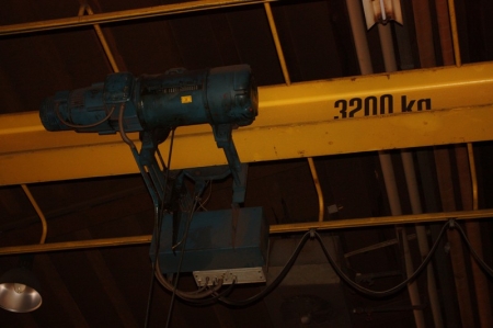Gantry crane, 3200 kg, electric hoist below the gantry. Area, Demag 3.2 t 2 Speed ​​up / down. Span approx. 14 meters