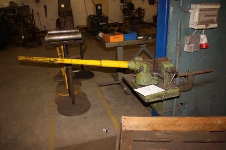 Flat steel bending machine, mounted on pillar
