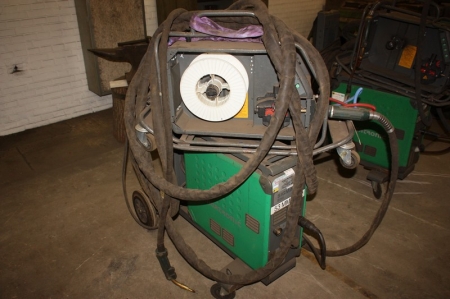 Welding rectifier, Migatronic Sigma 500 + wire feed unit (missing cover) + welding cable welding + handle + prssure gauge. Mounted on wheels