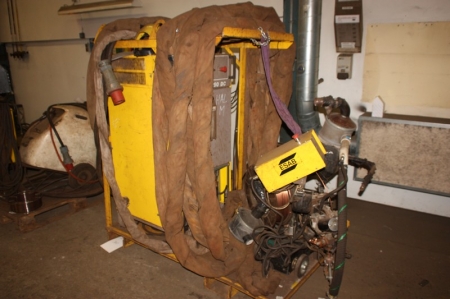 Submerged arc welding machine, ESAB LAF 1250 DC + wire feed box, ESAB A2-A6 + welding cables. Mounted in frame with truck lifting brackets