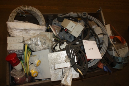 Pallet with various steel wire rope, etc.
