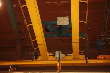 Gantry crane, 5,000 kg. Double bridge. Electric hoist on gantry. Demag hoist, 5 ton. Hook, Demag, 5 ton. 2 speed up / down. Span approx. 14 meters