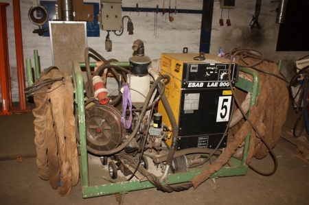 Submerged Arc Welder, ESAB LAE 800 with welding tractor + welding cables + wire feed box, ESAB A2. Mounted in a frame on wheels