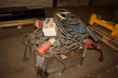 Pallet with various cables, etc.