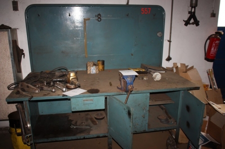 Welding table, approx. 2000 x 950 x 30 mm + tool panel and vice
