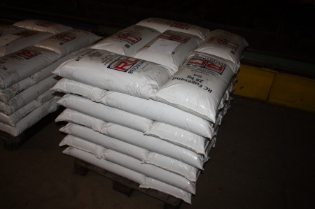Pallet with RC jointing sand of 25 kg, approx. 42 bags