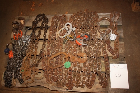 Pallet with various lifting chains, etc., approved + sheet metal clamp, 750 kg, 15-30 mm