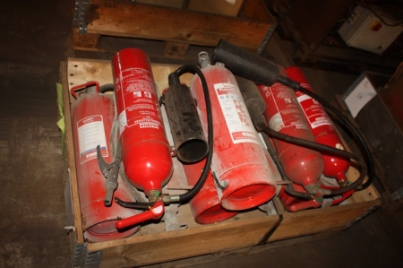 Pallet with approx. 9 powder extinguishers