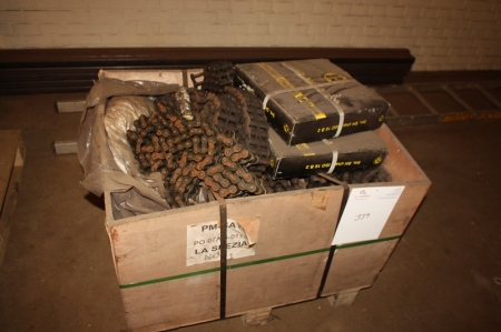 Pallet with various chains, including unused brand 5M SH Chain ISO 16 B2