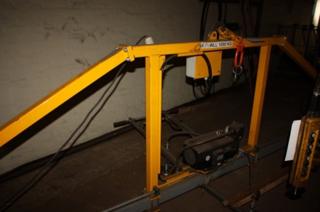 Vacuum lifter, Carl Stahl. Lifting capacity 1050 kg. Net Weight 700 kg. Length 10.5 m Approved
