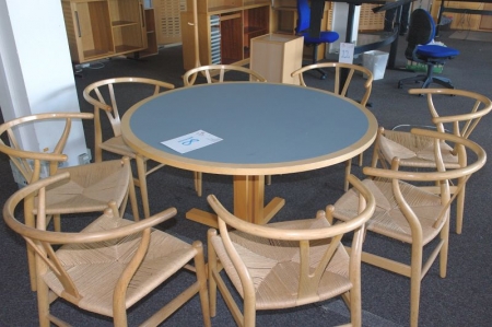 8 x Wishbone chair by Hans J Wegner + round table