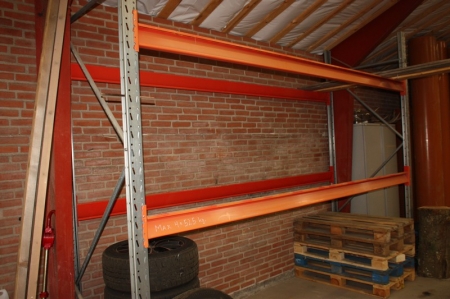 2 span pallet rack without content. 4 gables, height approx. 3 meters. 8 frames, length approx. 3 meters