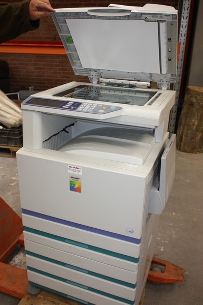 Kopimaskine, Sharp AR-C170M med skanner og fax. A4 og A3
