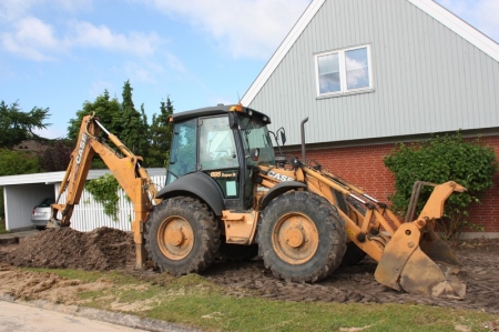 Backhoe, Case 695 Super R Type 695SR-4PS. Year 2004. Fitted with 4 in 1 bucket + planerskovl