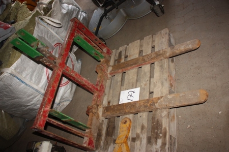 3-point lifting beam with pallet forks