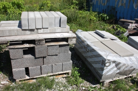 3 pallets including curbs + lecce + approx. 7 m2 tiles, c. 30 x 60 cm