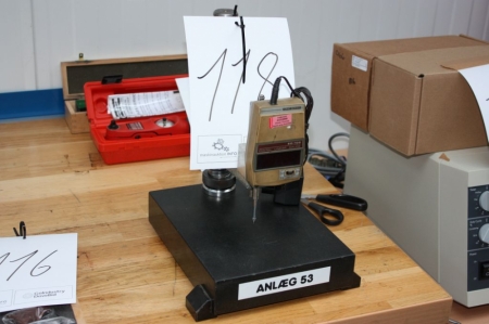 Digital measuring machine with granite surface