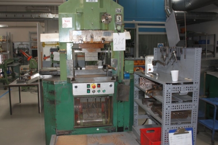 Knockle joint press, type Gräbner GP360/2147 with control unit
