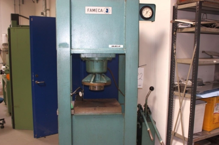 Workshop hydraulic press, 100 t, Fameca

