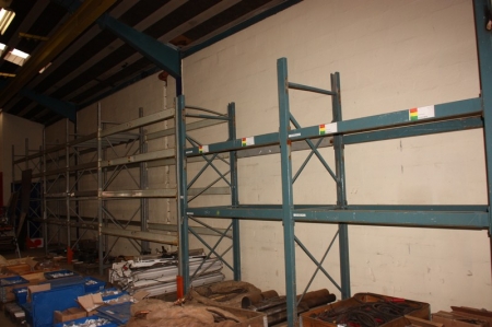 7 bays pallet racking: 5 gables, height approx. 3 meters plus 5 gables, approx 3.5m + approx. 46 frames, length 1.9 and 3 meters