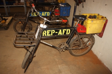 Cykel, Monark, med påmonteret værktøjskasse med indhold