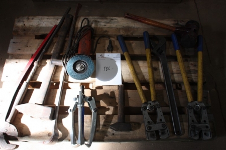 Pallet with various sledge hammers + large water pump pliers + trigger + power angle grinder, 125 mm, Fein + large adjustable wrench + crowbar