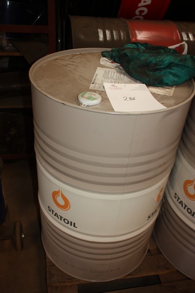 Barrel of oil, Statoil Hydraway HVXA 46 not broached + wagon with grease
