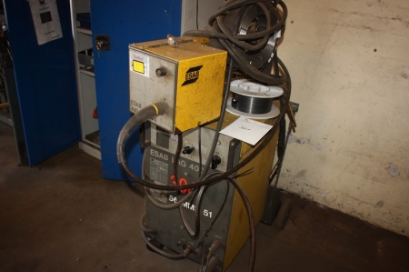 CO2 welder ESAB LAG 400 + wire feed box, ESAB A10-MEC 44 + welding cable + welding handle. Mounted in a frame on wheels