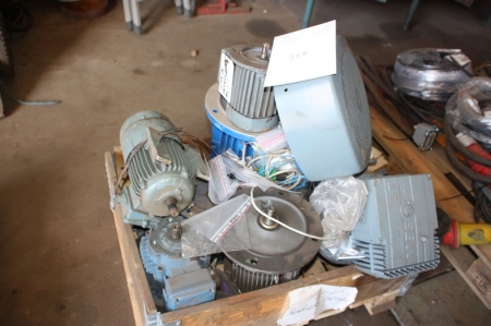 Pallet with various electric motors, etc., used, condition unknown
