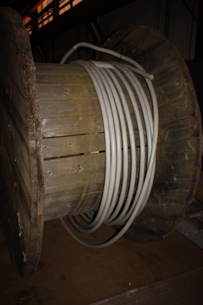 Cable reel with power cable