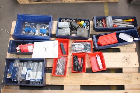 Pallet with various drills and milling tools