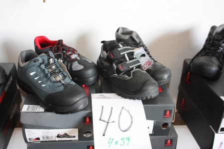 4 x safety shoes, 4 x 39