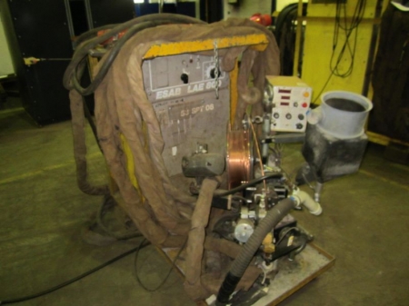 Arc welding machine Esab LAE 800, om lifting frame, S/N 508-735-8395. complete with welding hose, connecting cable, weldingtractor etc