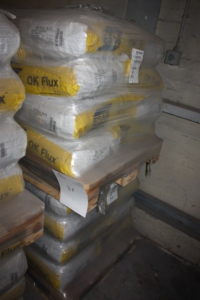 2 paller ESAB OK Flux 10,72. Ca. 40 sække á 25 kg. Grain size 0,315-2,0 mm (9 x 48 MESM). DB.51.039.12/PN. TÜV/PN. Certified by CWB to CSA Standard W48