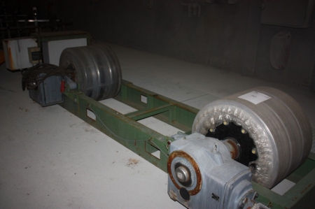 Powered roller bed, Vego 60 tons, year 2008, for painted items, 6 rubbercoated rollers ø750 mm