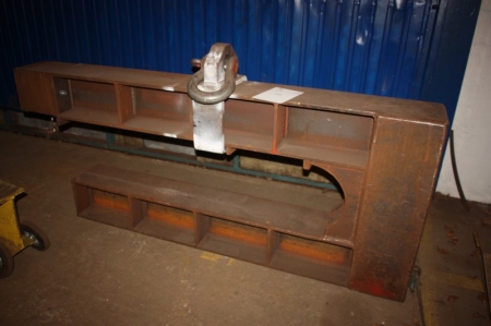 Lifting beam, reach about 1,5 meter