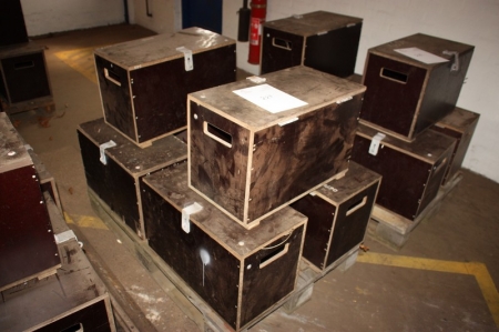 Pallet with 6 x tool boxes, wood, without content