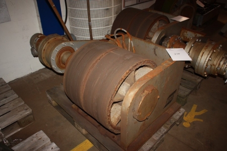 Palle med drevne hjul for svejserullebukke, ESAB. Ca. ø600 mm. 80 ton. Pemamek OY. SN: F4710. Max loading output: 400 kN. Hastighedsområde: 60-1200 RPM. Vægt: 3470 kg