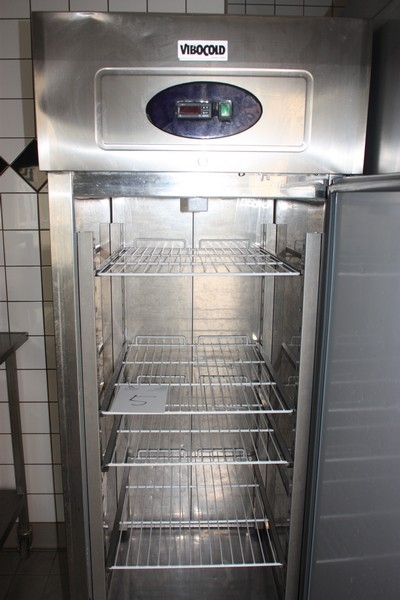 Upright freezer, Vibocold, Gastro Line, TEFCOLD model RF710, type R404A. Temperature: -18 to -22 degrees Celsius