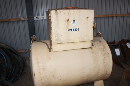 Fuel vessel, Roug, 1000 liters, year 2005. With sling