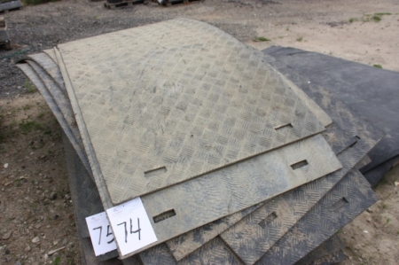 Pallet with approx. 21 steel plates, plastic, approx. 1150x3000 mm