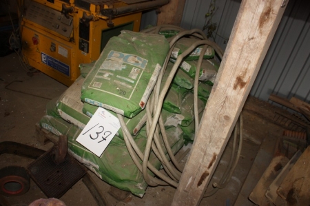 Pallet with substrate for ceramic tiles etc., PCI Periplan CF30, 20 kg bags + main supply power cable