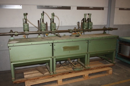 Column Drill, Scheer. 380 volt. Air-Powered clamping. 5 drilling units. Working width approx. 2600 mm